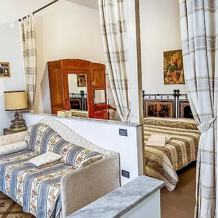 Caratteristico In Centro Apartment